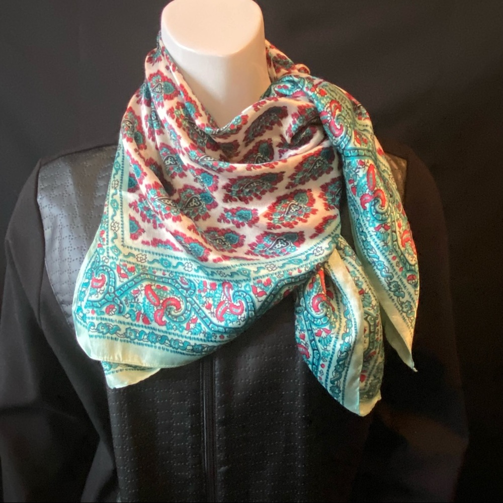 Large Square Scarf - Picture 8 of 10